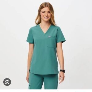 Figs Catarina Top and Yola Bottoms in Cactus